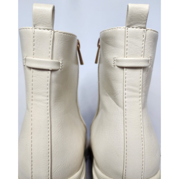 Shoedazzle Danilyn-E Cream Colored Faux Leather Lug Sole Bootie 5" Shaft, Zip Up - Picture 15 of 15